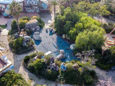 Miragica, inaugurato nel 2009, rappresent� all�epoca una vera svolta per la Puglia, essendo il primo parco tematico di tutto il Sud Italia. Il tutto era infatti stato pensato come  come un immenso villaggio delle fiabe...